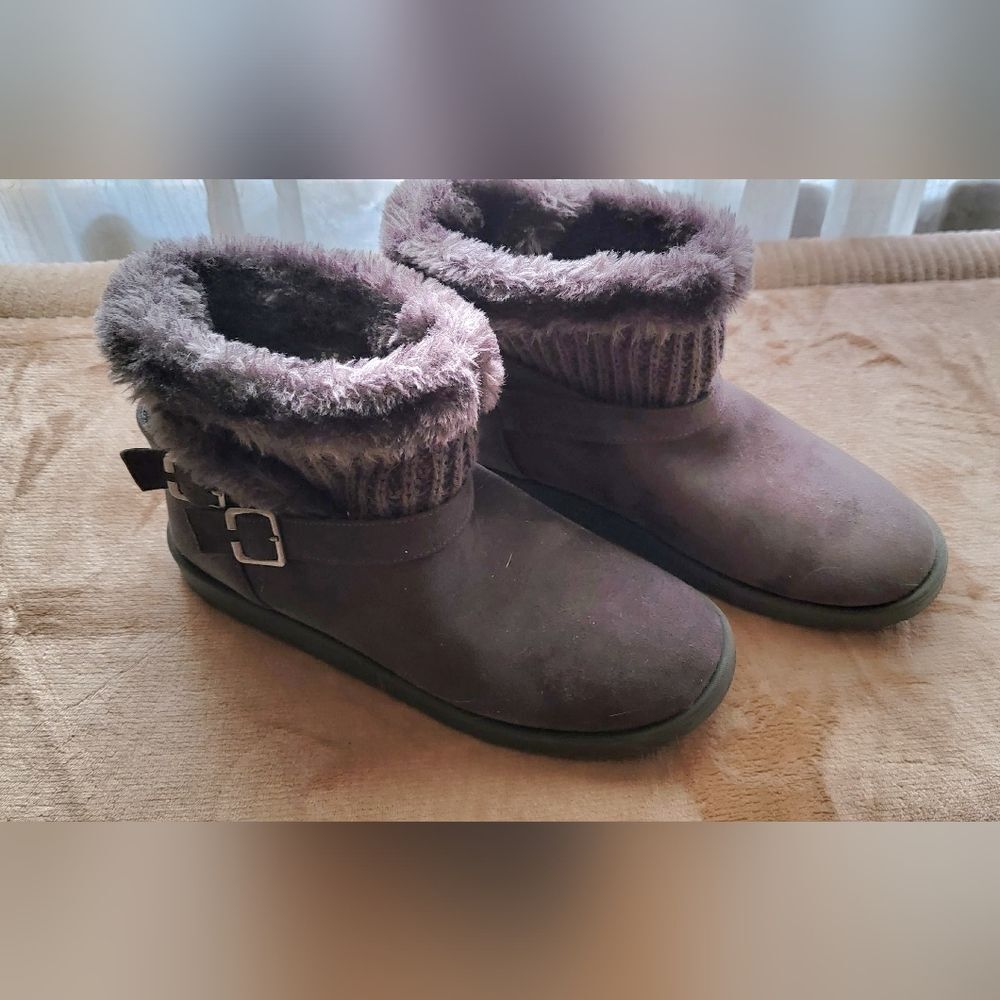 #103 JOE BOXER Grey Fur-lined Knitted Uppers, 2-buckle Faux Suede Band  Booties - Picture 7 of 7